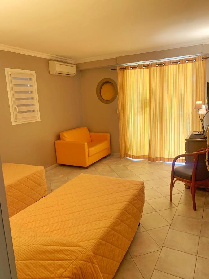 Hotel Beau Soleil เลอลาวองดูว์ ภายนอก รูปภาพ