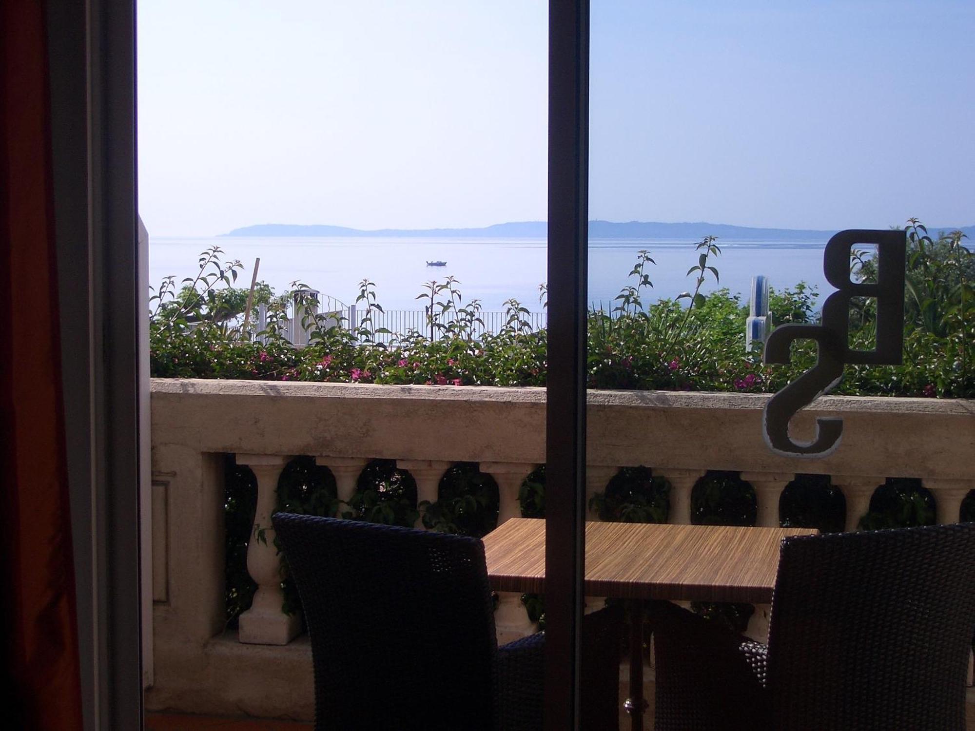Hotel Beau Soleil เลอลาวองดูว์ ภายนอก รูปภาพ
